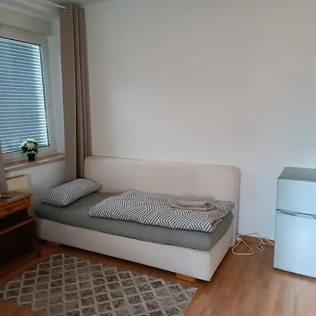 2 Zimmer Mit Kuechenzeile Und Bad * 보훔
