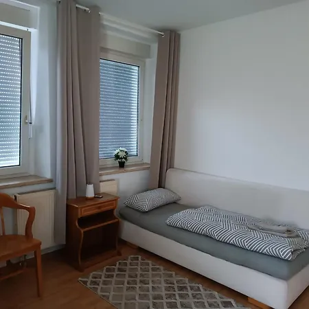 Daire 2 Zimmer Mit Kuechenzeile Und Bad *